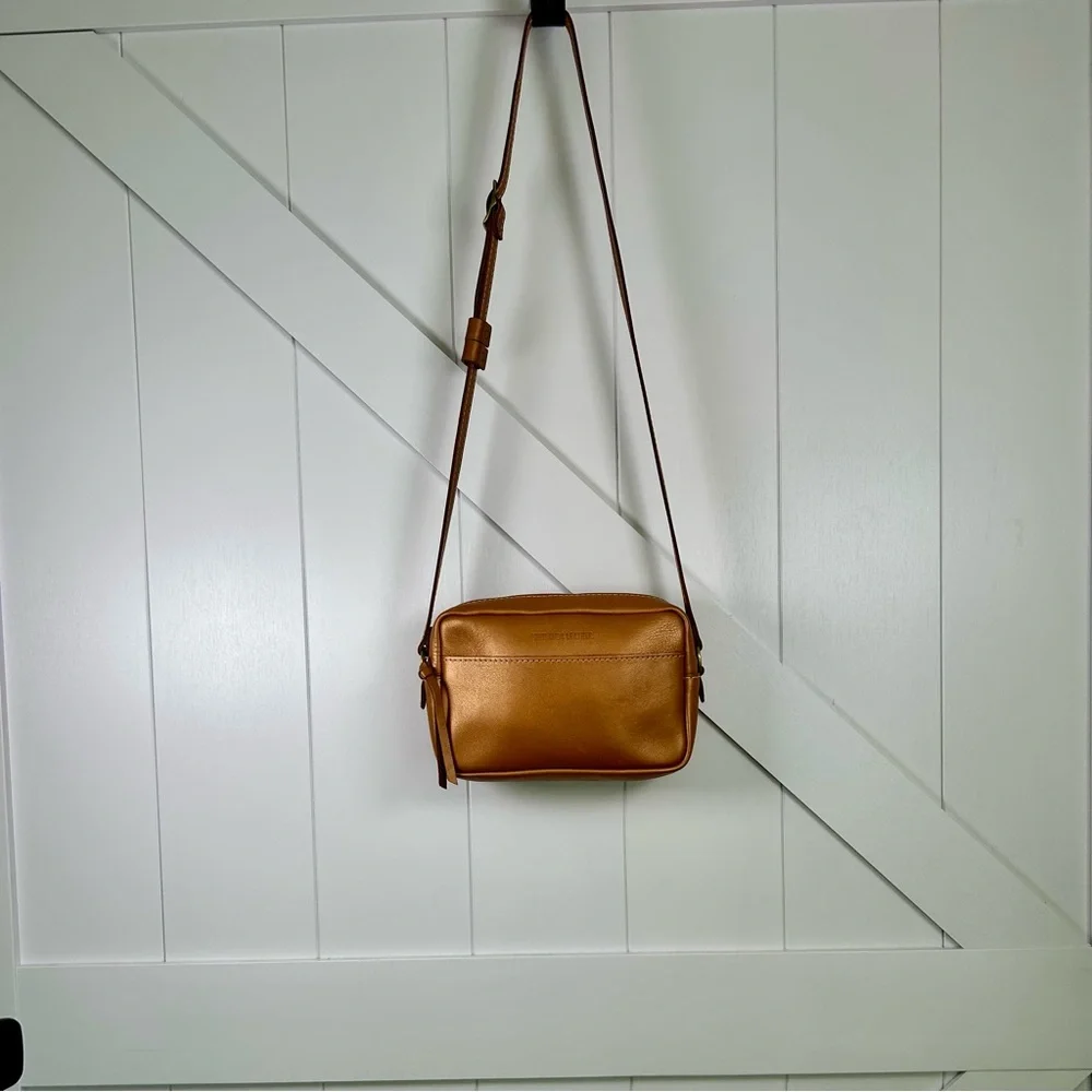 Genuine authentic “Portland Leather” camera style Crossbody bag - Picture 3 of 11